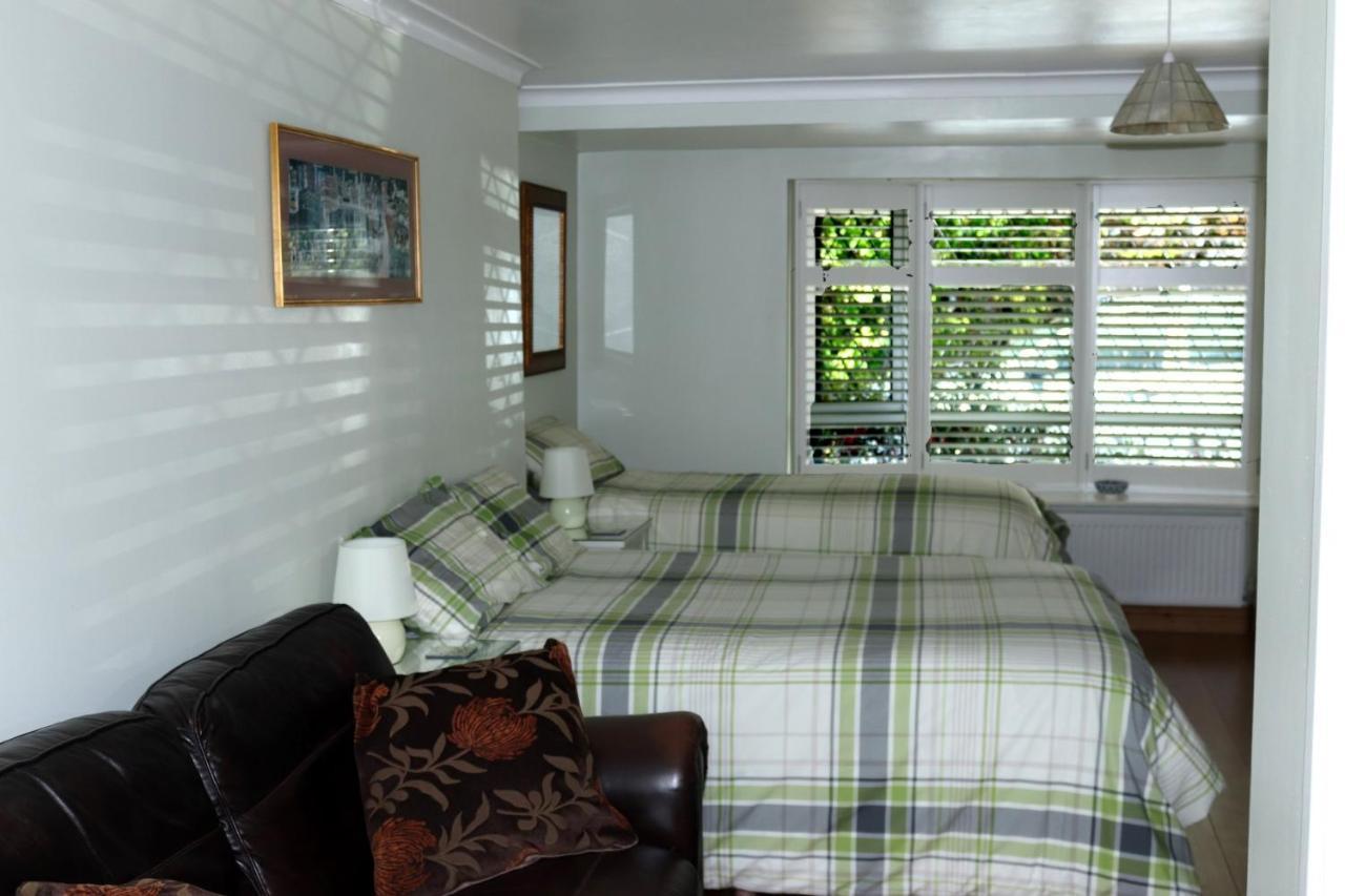 Bed and Breakfast Highworth House Суиндон Экстерьер фото