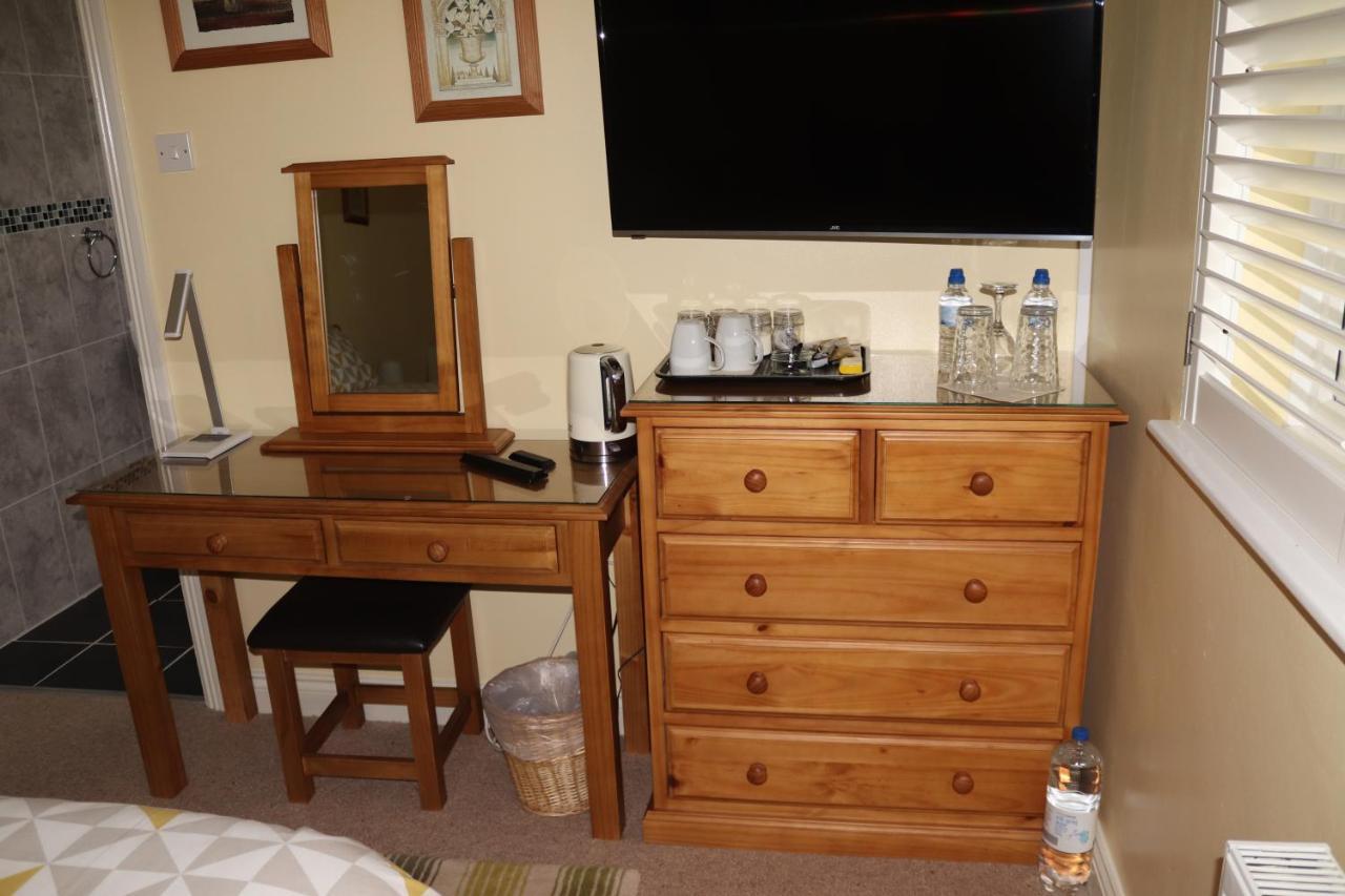 Bed and Breakfast Highworth House Суиндон Экстерьер фото