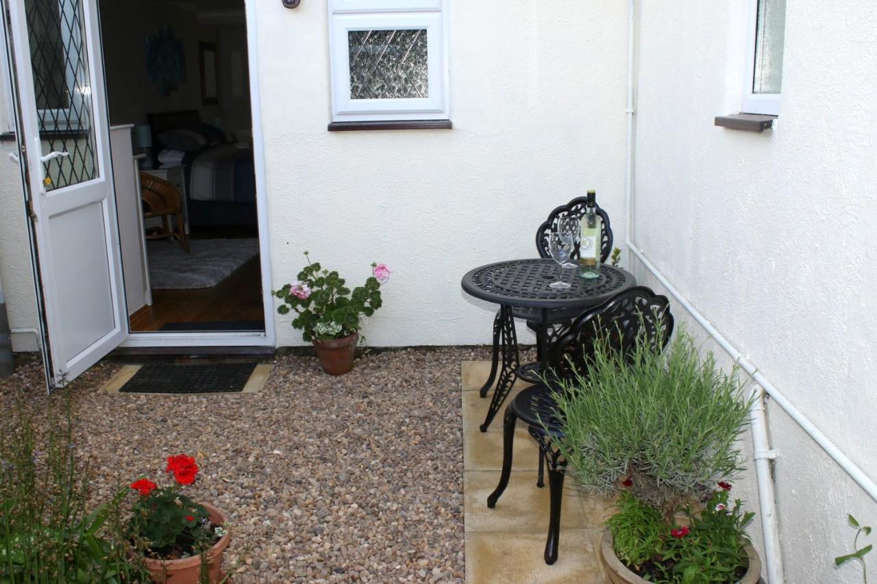 Bed and Breakfast Highworth House Суиндон Экстерьер фото