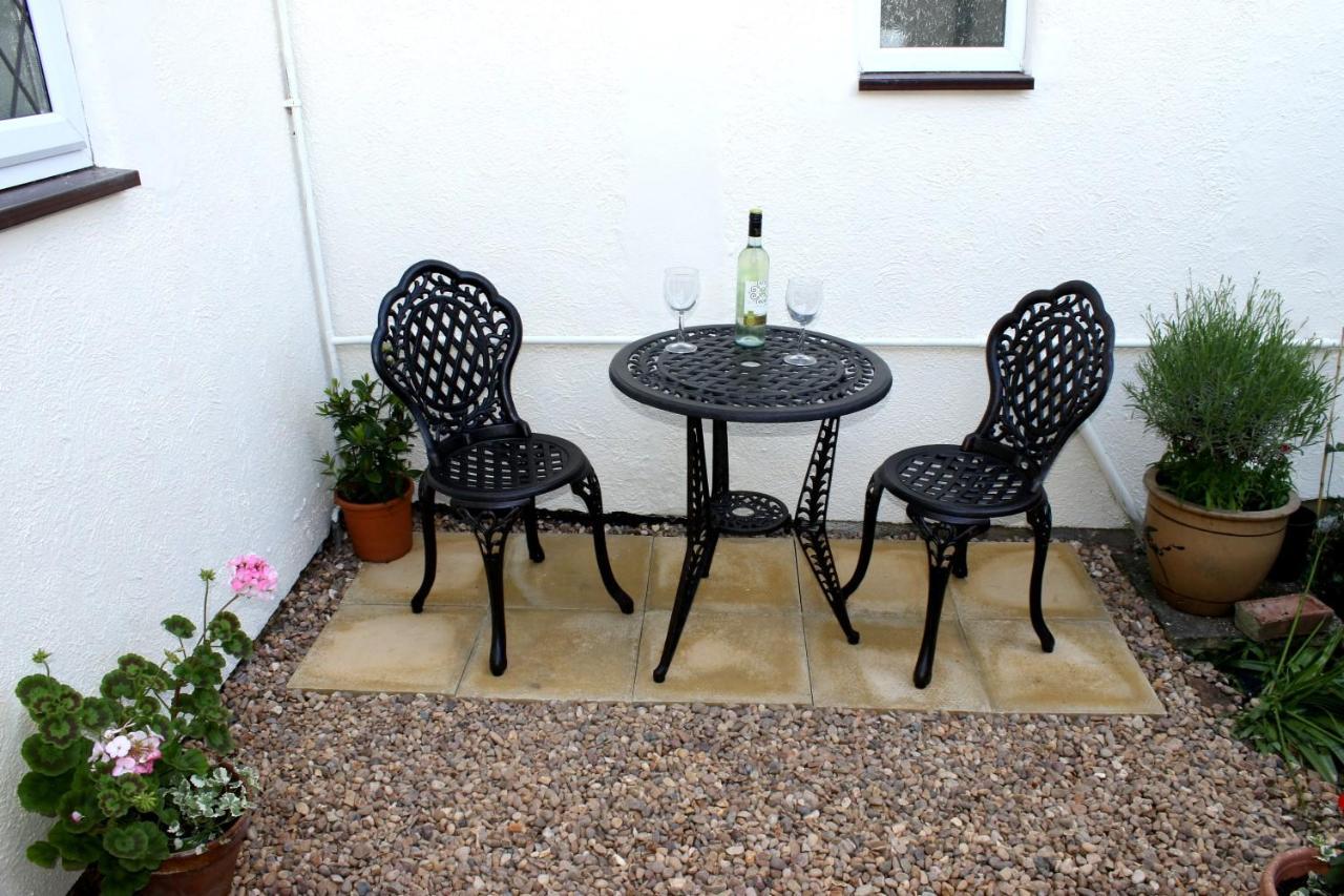 Bed and Breakfast Highworth House Суиндон Экстерьер фото
