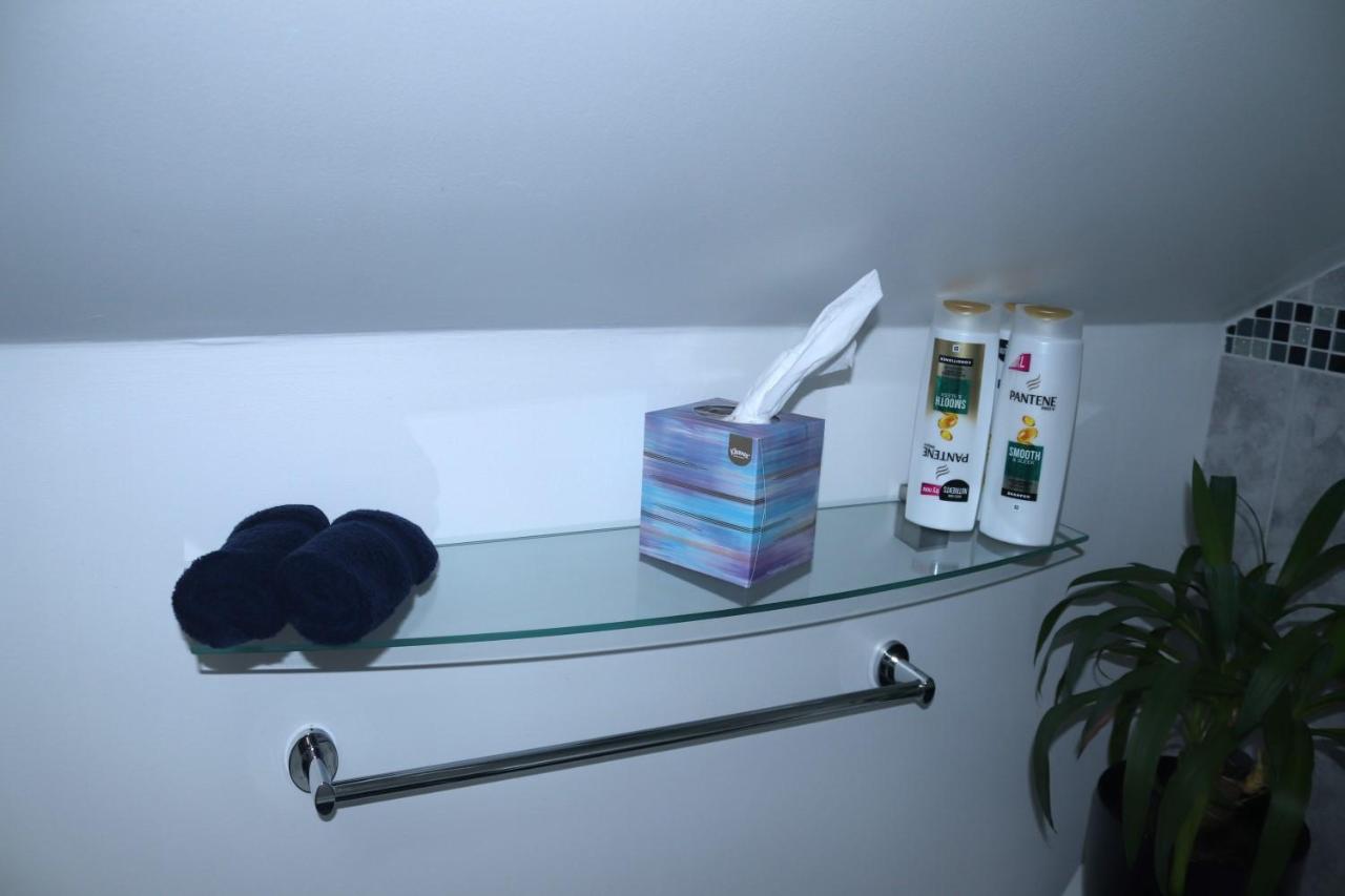 Bed and Breakfast Highworth House Суиндон Экстерьер фото
