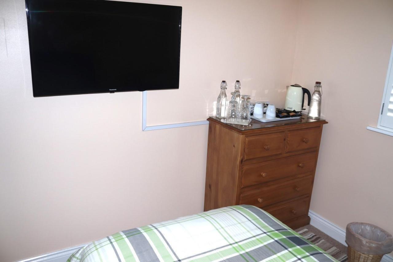 Bed and Breakfast Highworth House Суиндон Экстерьер фото