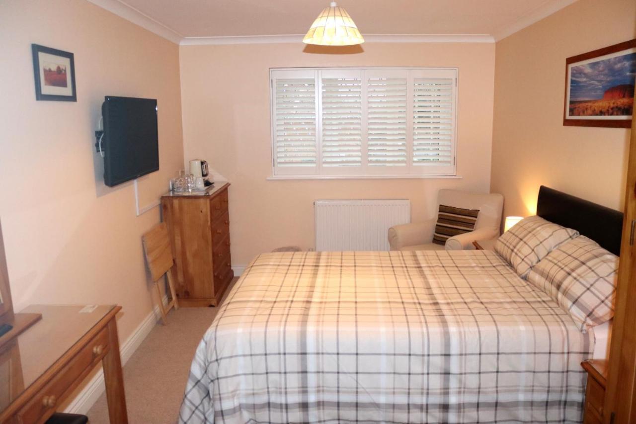 Bed and Breakfast Highworth House Суиндон Экстерьер фото